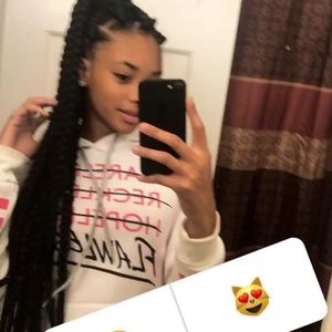 Meet your Posher, Kadeja